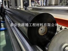 污水處理防滲膜運輸技巧：安全高效，輕松啟程